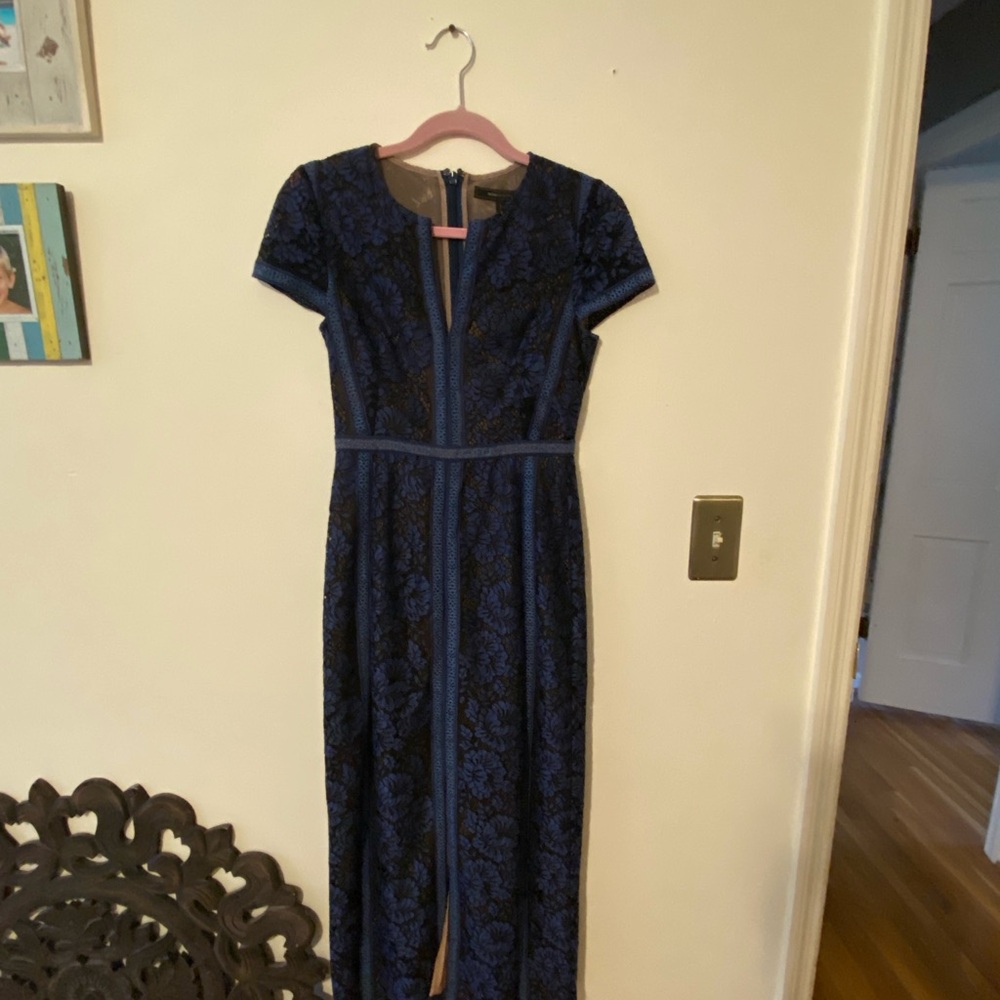 BCBGMaxAzria Navy Blue Lace Maxi Dress with Cap Sleeves - Picture 6 of 15